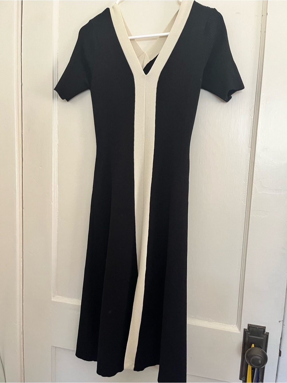 Commense Black Midi Dress with Cream V‑Panel